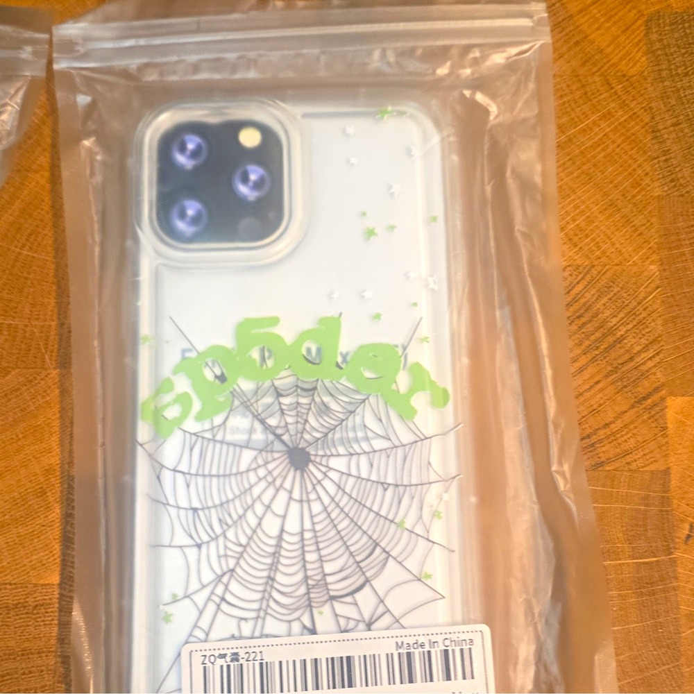 Spiderweb Graphic Print Lightweight Fitted Case for Apple iPhone 11 Pro